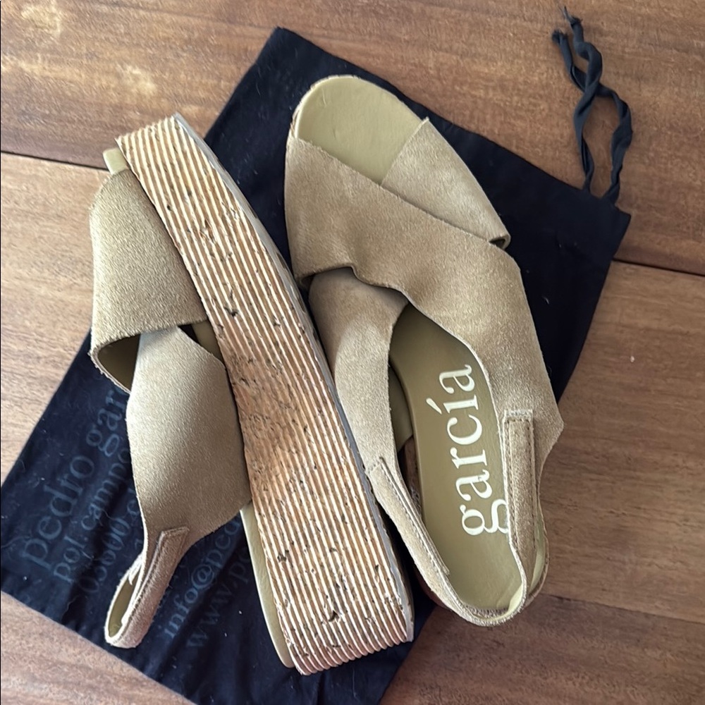 Pedro Garcia Tan Platform Sandals with Crossover Straps - w/dustbag - Picture 5 of 5